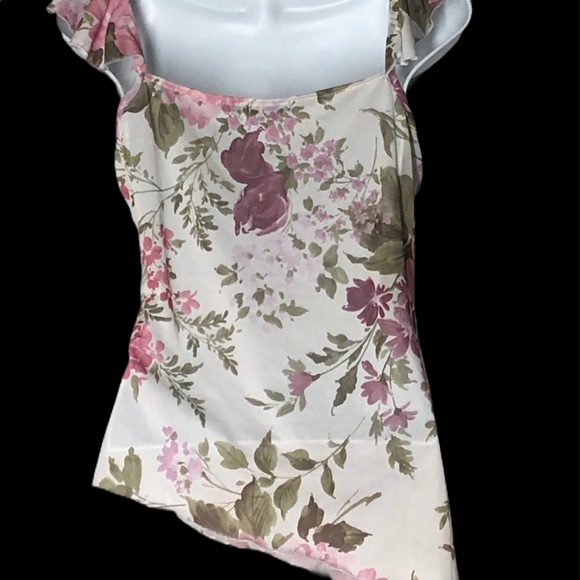 🛍CoolWear USA Asymmetrical Floral Top w/Ruffles - Picture 4 of 5